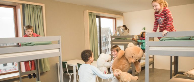 Kansainvälisellä hostellikortilla majoitukset koko perheelle edullisesti