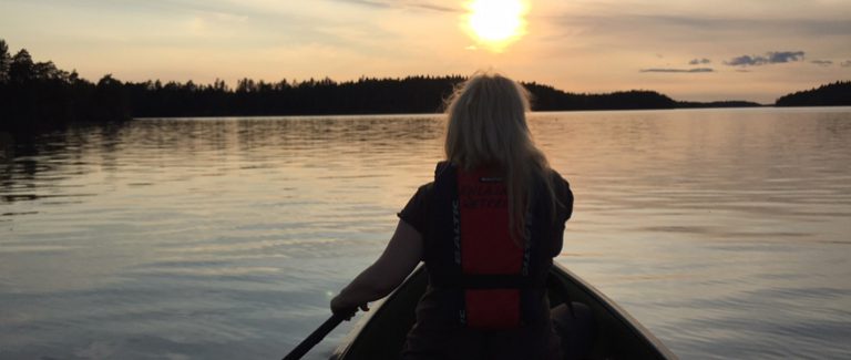 Hostellijärjestön järjestöreissaaja Minna Etelä-Konnevedellä ja Korholan Kartanossa