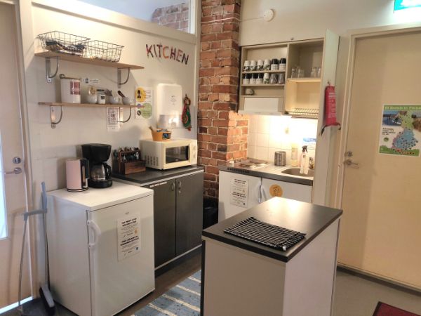 Hostel Suomenlinna yhteiskeittiö