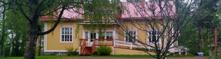 Hostellireissaaja Niina Tirkkonen Majatalo Pihlajapuussa