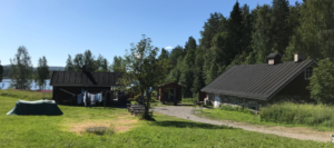 Herajärven retkeilykeskuksen sauna ja navetta