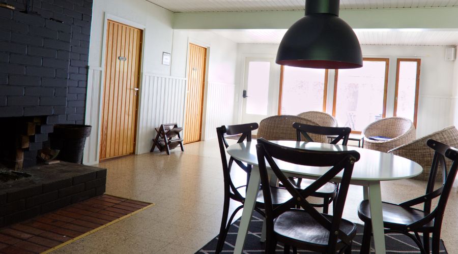 Kulkuri hostellit Hauhon saunan takkahuone