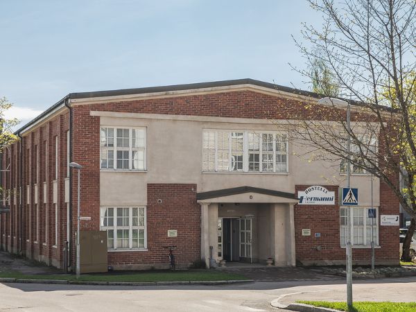 Hostelli Hermanni, hostellirakennus