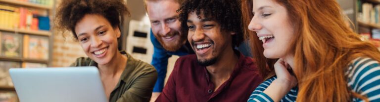 Äänestä suosikkiasi Vuoden Hostellireissaajaksi 2024!