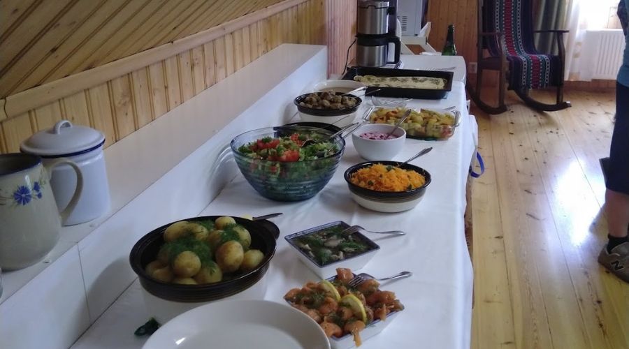 Juhlapöytä Navetan Vintillä