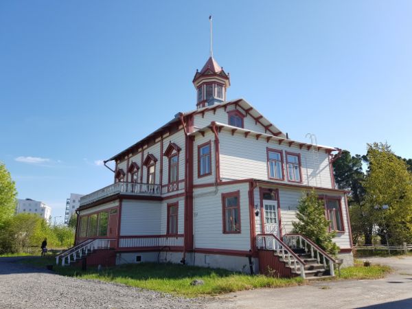 Hostel Cafe Huvila_Oulu_Hostellin ulkokuva