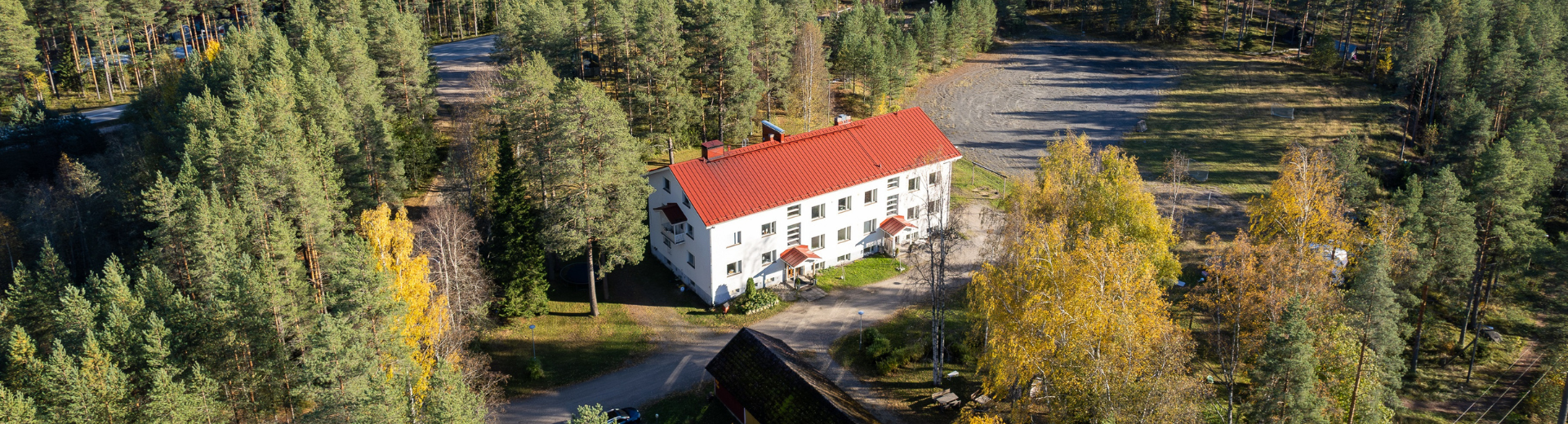 Kyläkoulu ilmakuva