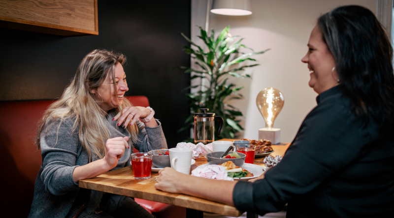 Ystävykset Time Hostelissa